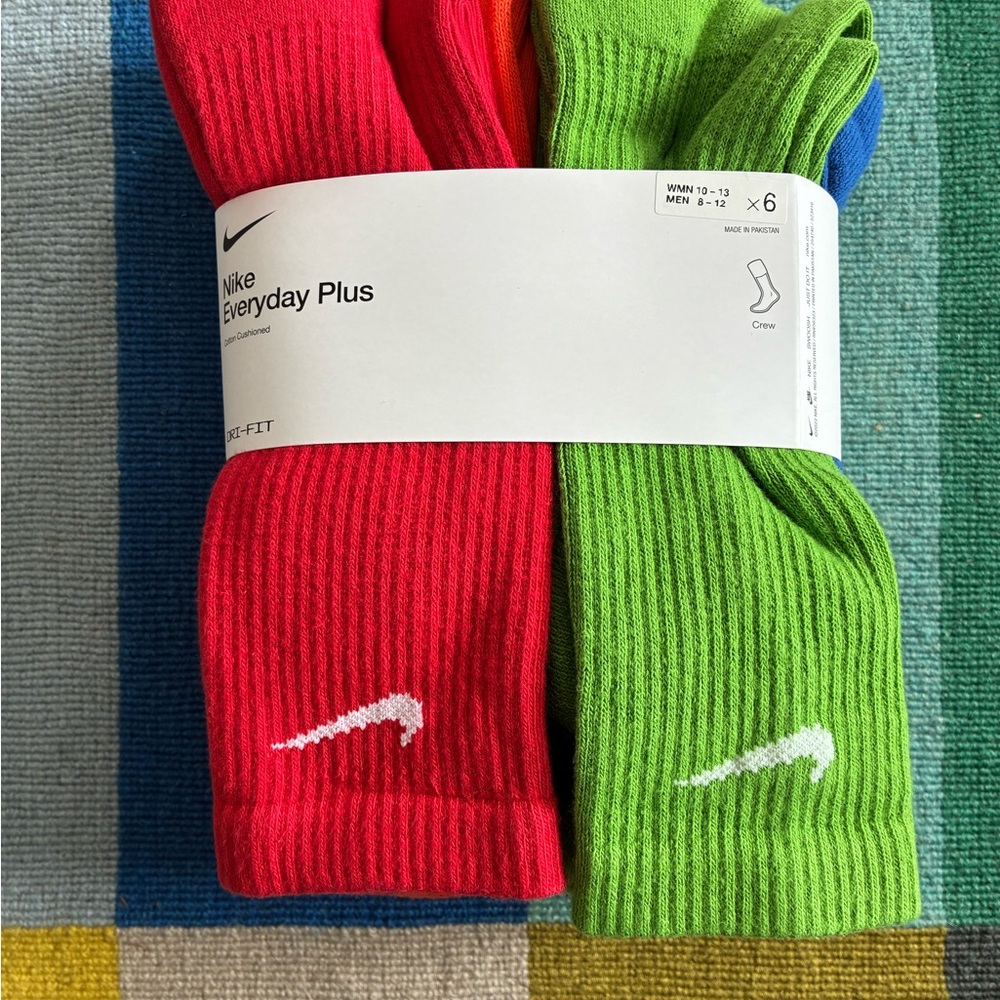 Nike Everyday Plus Socks- Dri-Fit - 6 pack -Large- Rainbow colors!